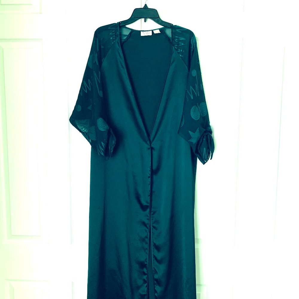 VICTORIA’S SECRET Mxi Front Wrap Satin Green Robe Sheer Short Embroidered  Sleev